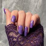 Tragefoto der AMETHYST ELEGANCE Nailz auf langen Naturnägeln